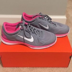 Nike In Season TR 4 Cross Trainer Running Shoes
